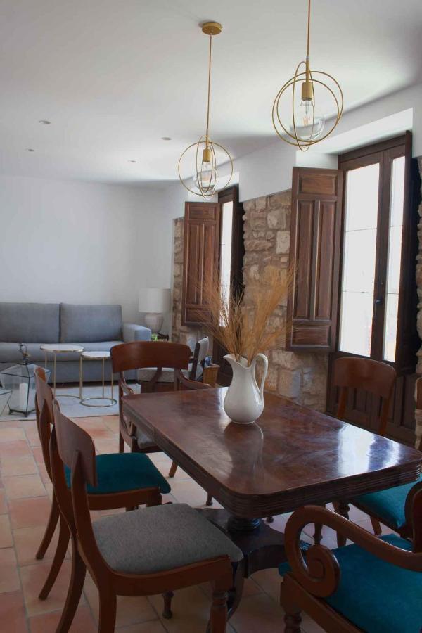 Apartamentos Tres Llaves Palacio De Vela De Los Cobos อูเบดา ภายนอก รูปภาพ