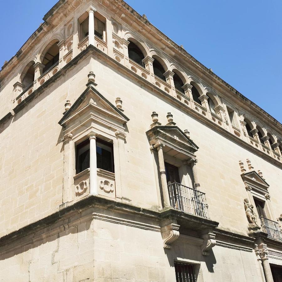 Apartamentos Tres Llaves Palacio De Vela De Los Cobos อูเบดา ภายนอก รูปภาพ